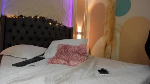 Keira Angel online show from February 6, 4:27 am