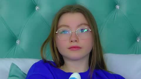 Keira online show from March 6, 4:08 am