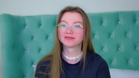 Keira online show from March 1, 9:15 pm