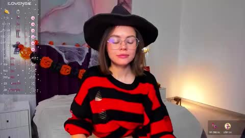 Kelly online show from October 26, 1:50 am