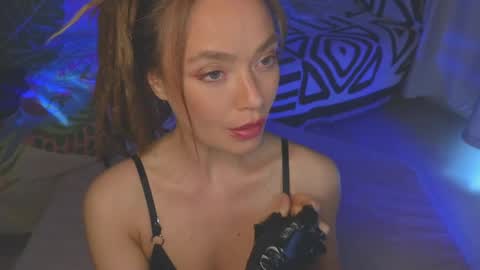 KellyFouler online show from May 13, 4:16 pm