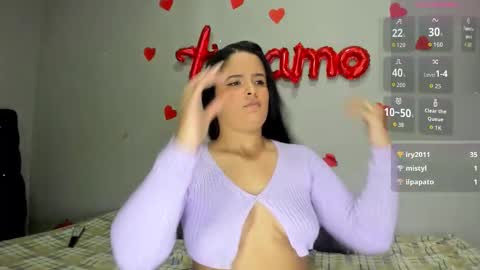 kellyMillian  online show from December 4, 11:59 pm