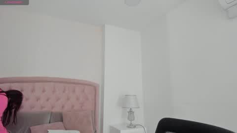 Kendall online show from September 21, 5:00 am