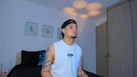 kendel_dimitri online show from December 15, 1:56 am