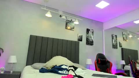 Kendra London online show from February 27, 11:25 am