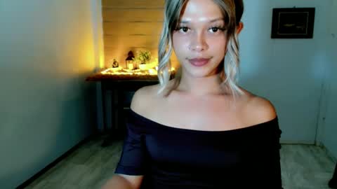 kendra_lunaxx online show from May 22, 1:29 pm