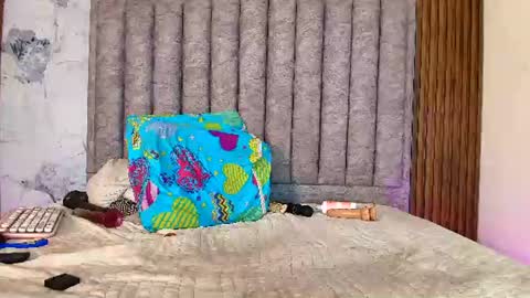 Mamasita online show from July 17, 3:25 pm