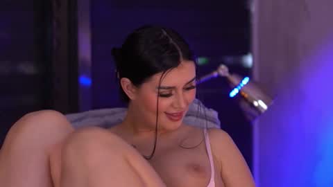 Kendra online show from February 13, 5:05 pm