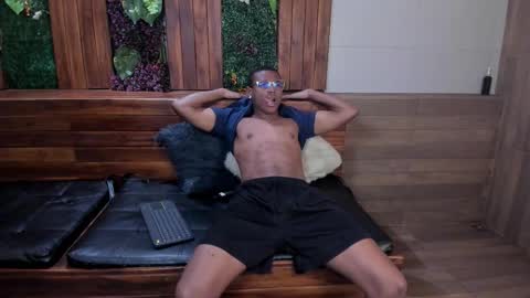 Kenny Thompson online show from February 28, 8:46 pm