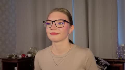 Lisa online show from December 22, 9:27 am