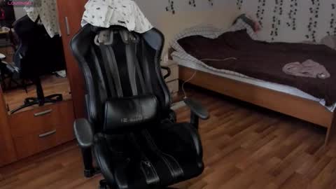 Looking for a moderator I PVT IS OPEN online show from October 15, 11:11 am