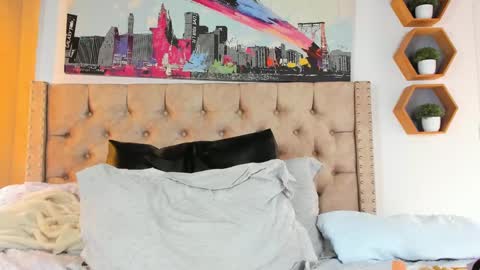 Kery Hillson online show from March 5, 4:24 pm