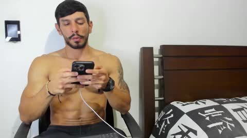 kevin_malone22 online show from February 10, 2:36 am