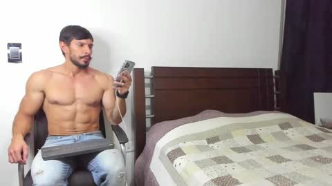 kevin_malone22 online show from September 13, 11:40 pm