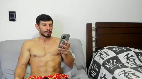 kevin_malone22 online show from May 13, 2:21 am