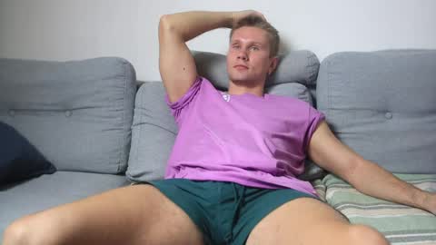 Kev online show from April 19, 6:32 pm