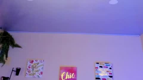 Snapshot of keyla_roberts_ chatting on February 19, 8:12 am Adhara. Help me reach 100 likes online show from February 19, 8:12 am