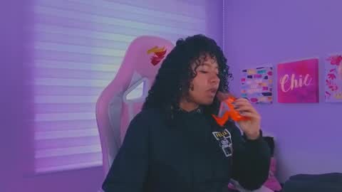 Snapshot of keyla_roberts_ chatting on September 23, 7:09 pm Adhara. Help me reach 100 likes online show from September 23, 7:09 pm