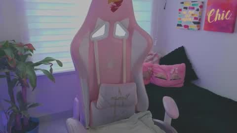 Snapshot of keyla_roberts_ chatting on September 12, 7:16 pm Adhara. Help me reach 100 likes online show from September 12, 7:16 pm