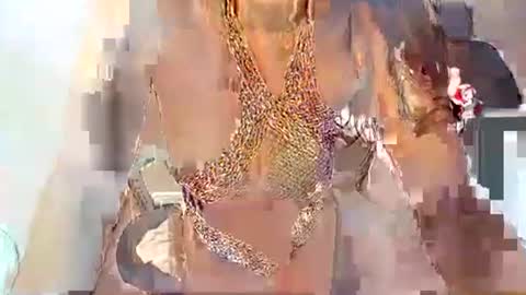 Sandy Saenz online show from November 29, 11:18 am