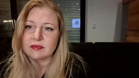 khaleesi0890 online show from November 11, 6:43 pm