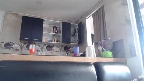 khevinlopezonig online show from April 18, 7:07 pm