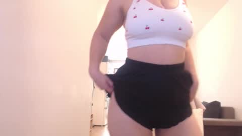 Khloe online show from September 30, 1:43 pm