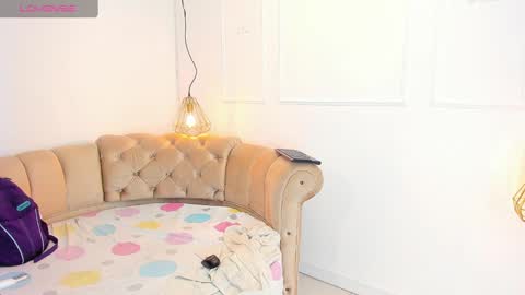 Khloe online show from February 28, 10:52 am