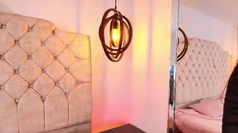 khloejohnson online show from November 12, 3:53 am