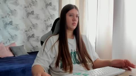kianna_dior_ online show from July 10, 9:14 am