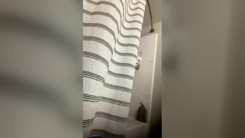 kiannaluv online show from March 6, 2:27 pm