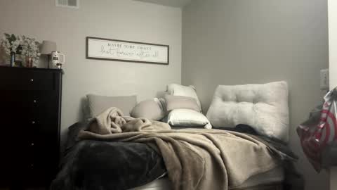 kiannaluv online show from September 9, 1:11 pm