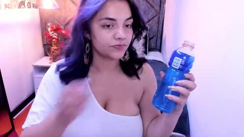 kiara Cruz online show from December 13, 8:37 pm