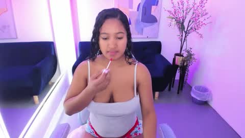 Snapshot of kiara_rox chatting on October 6, 12:34 pm kiara online show from October 6, 12:34 pm