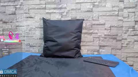 Kiara Zahiri online show from November 19, 10:58 am