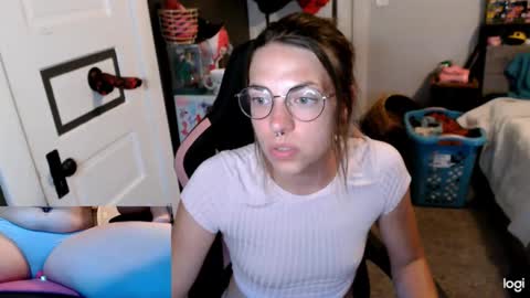 Kiersten online show from September 14, 3:53 am