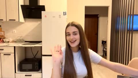 Hey theremy name is Sofi  online show from December 4, 12:27 pm