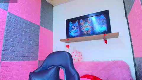 leidy  online show from March 21, 11:48 am