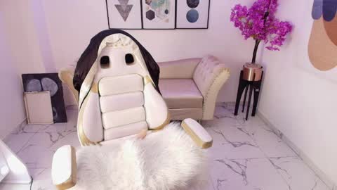 Kitty online show from April 11, 12:53 pm