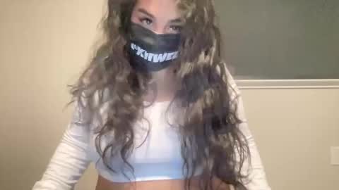 KIIWEE online show from November 4, 12:01 am