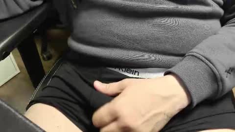 kiki_follen online show from March 3, 11:01 pm