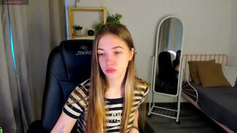 Kiki online show from April 19, 1:17 am