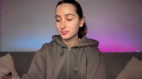 Kayli online show from November 2, 1:00 pm