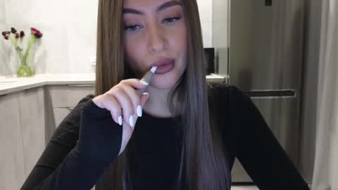 EvaAnna online show from February 20, 2:57 pm