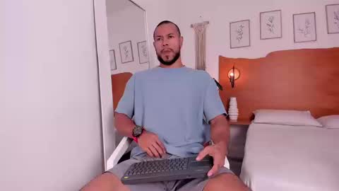 Kilua Muscle guy online show from September 24, 9:54 pm