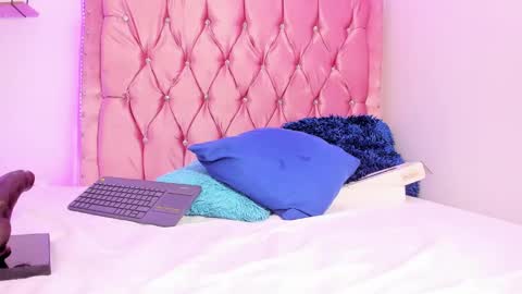 kim online show from March 11, 10:53 pm