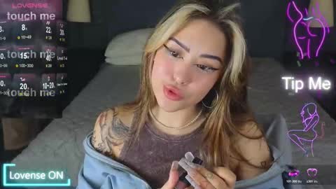 Kim online show from November 18, 5:21 am