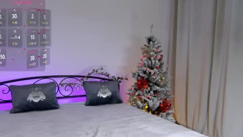 kimbeerlou online show from December 16, 7:37 am