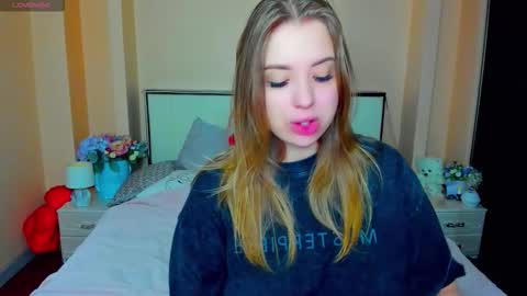 kimberly_mm online show from November 8, 8:06 am