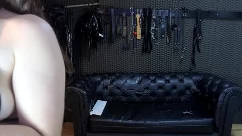  KIMBERLY SWAN  online show from October 14, 6:55 pm